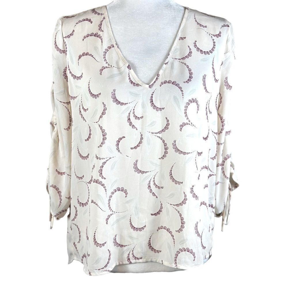 Chelsea28 Pink Peony Bud‎ Soft Swirls Shirt Size Medium 📦